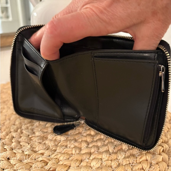 🌸COACH Camouflage Bifold Zippered Wallet w Pink, brown&Olive Highlights EUC RARE - Picture 4 of 10